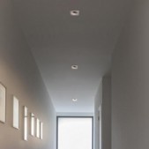 Įleidžiamas šviestuvas...